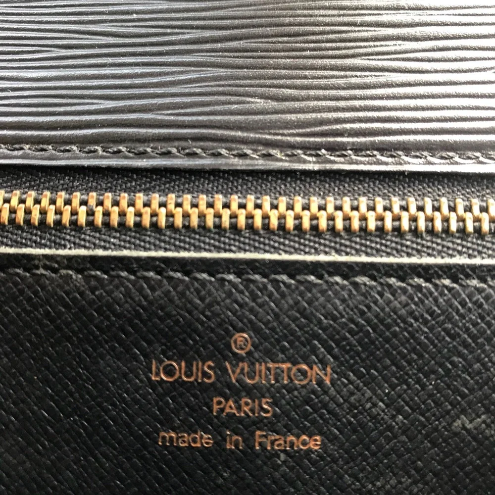 Louis Vuitton Black Epi Leather S-Lock‎ Pochette Clutch Bag Noir MI0965